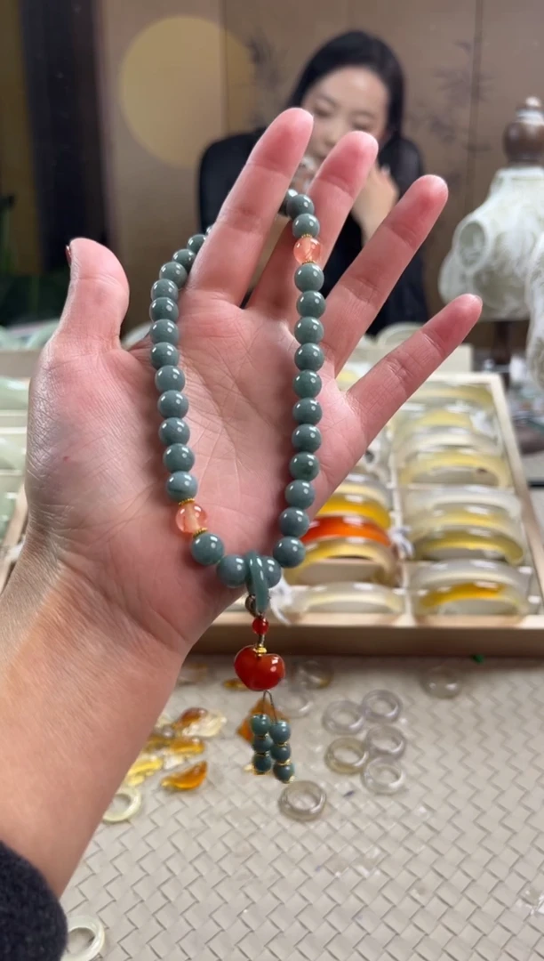 手镯玛瑙/玉髓未镶嵌蓝水翡翠手持珠子不包完美
