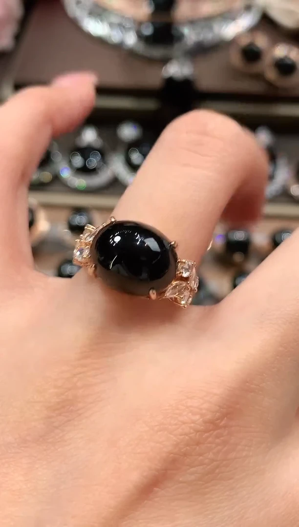 18K金镶嵌戒指翡翠q102