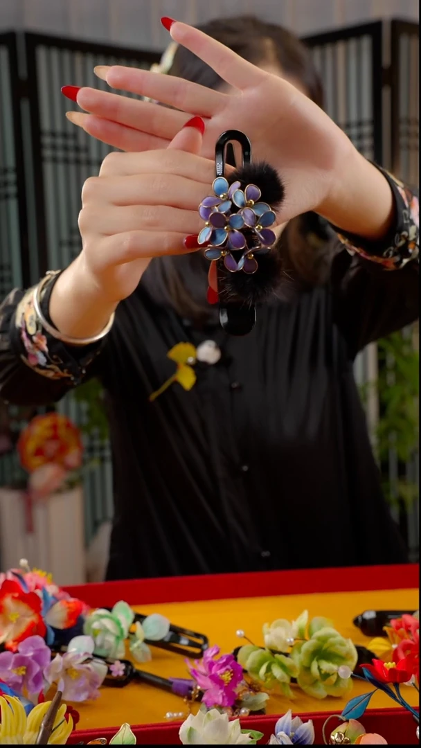 刺绣非遗绒花手工饰品