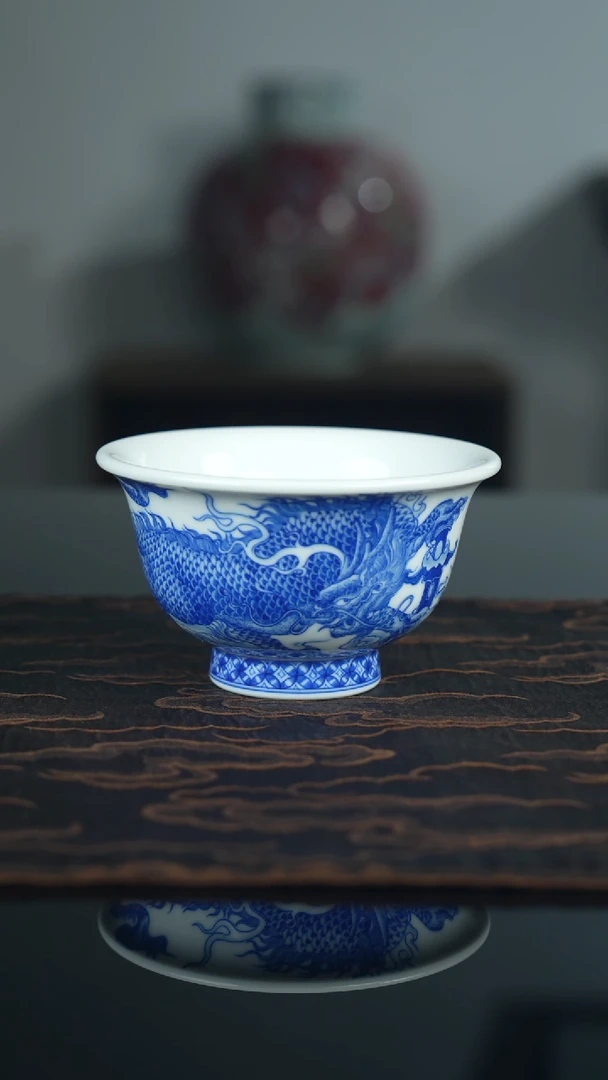 瓷片✨**悠《九子睚眦》青花压手杯