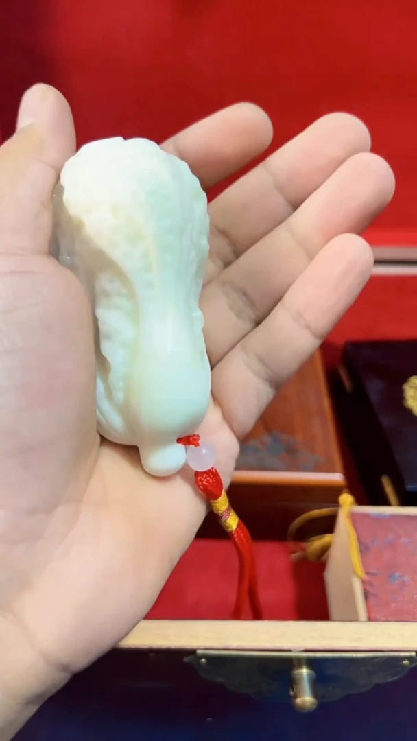 和田玉未镶嵌挂件和田 白菜把件(飞铃文玩)
