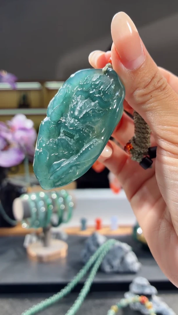 吊坠(不含链)未镶嵌翡翠龙牌