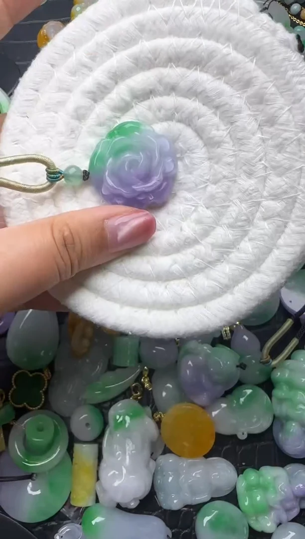 颈饰未镶嵌翡翠缅甸翡翠吊坠