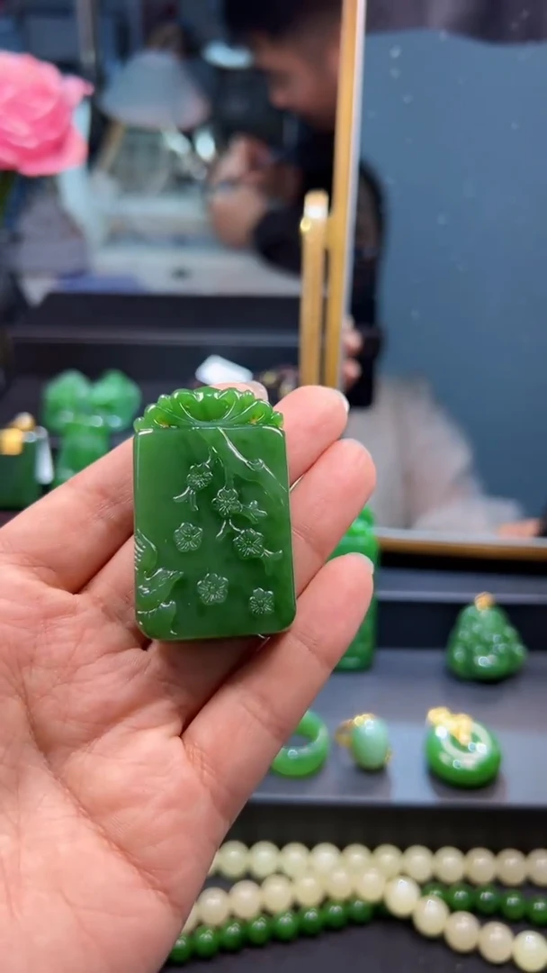 和田玉（碧玉）未镶嵌颈饰1