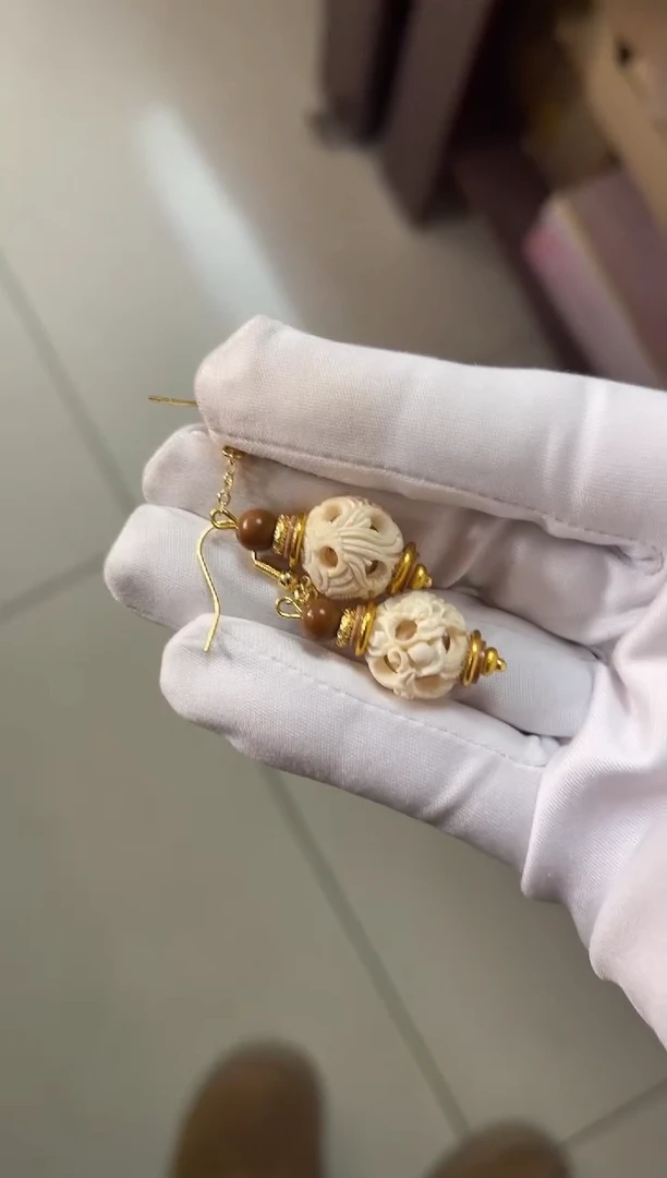 【闪购商品】白白鬼工球珐琅耳钩