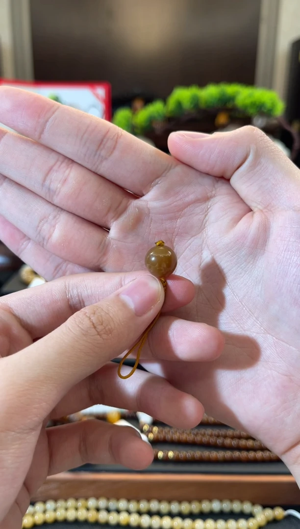 手机链未镶嵌和田玉(糖玉)我**T金山全糖单珠12mm