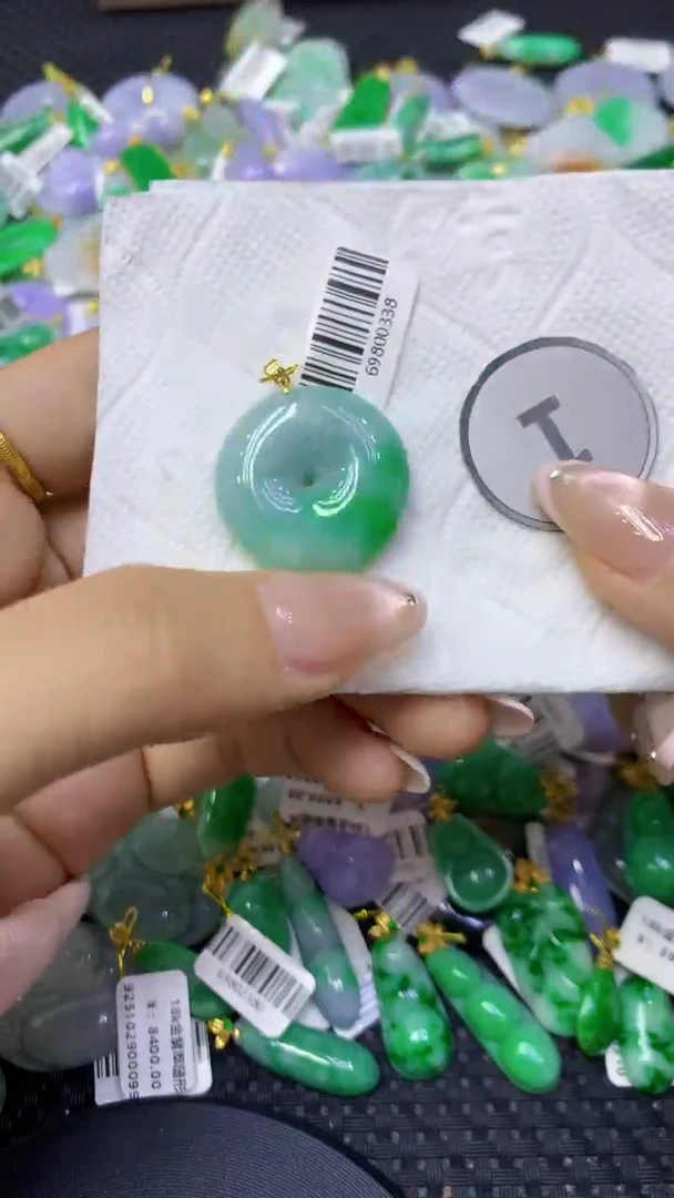 颈饰未镶嵌翡翠天然缅甸翡翠A货