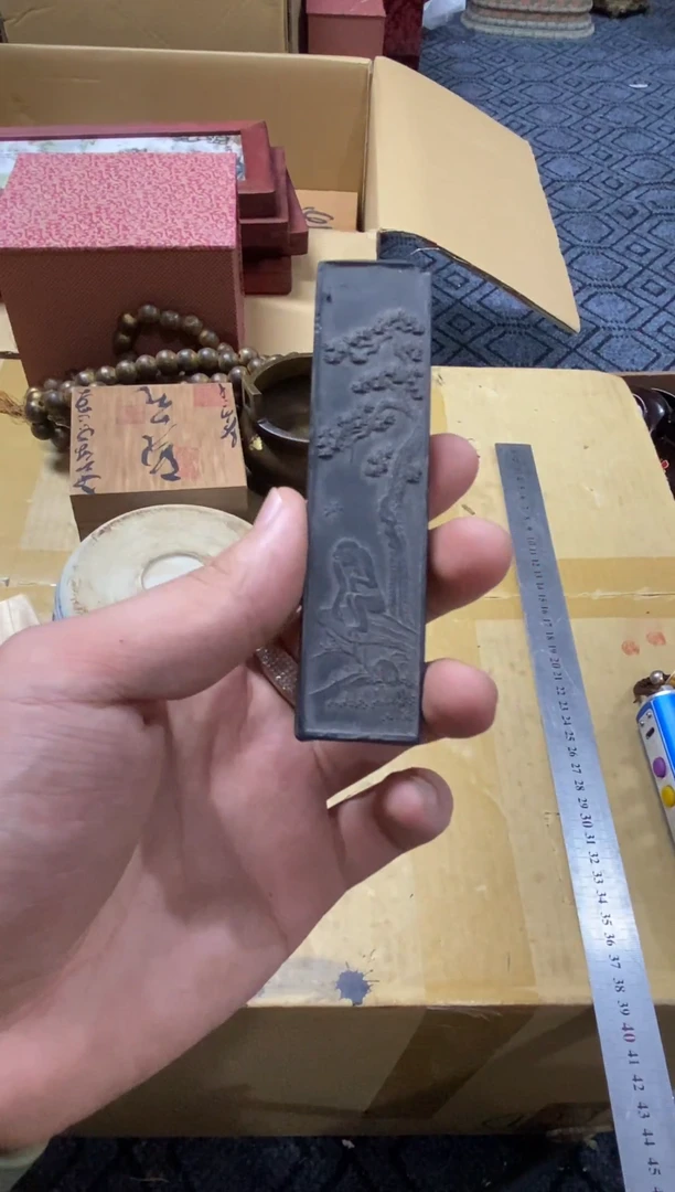 1巴**衣精品瓷一物一拍定闪