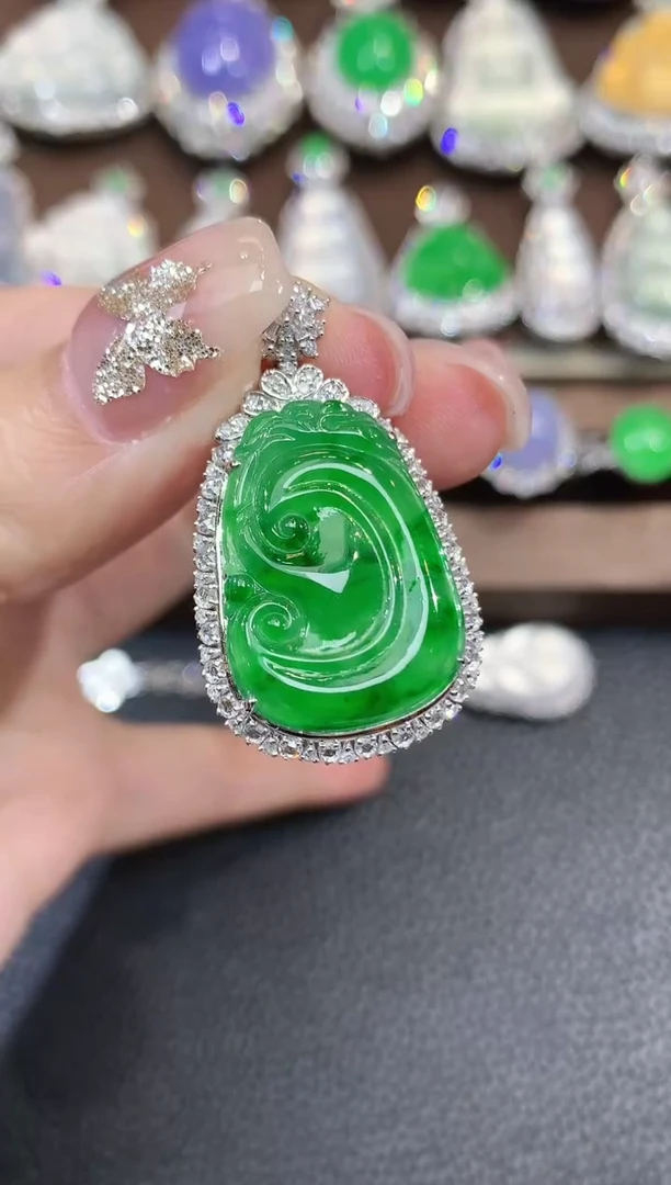 吊坠(不含链)18K金镶嵌翡翠C63