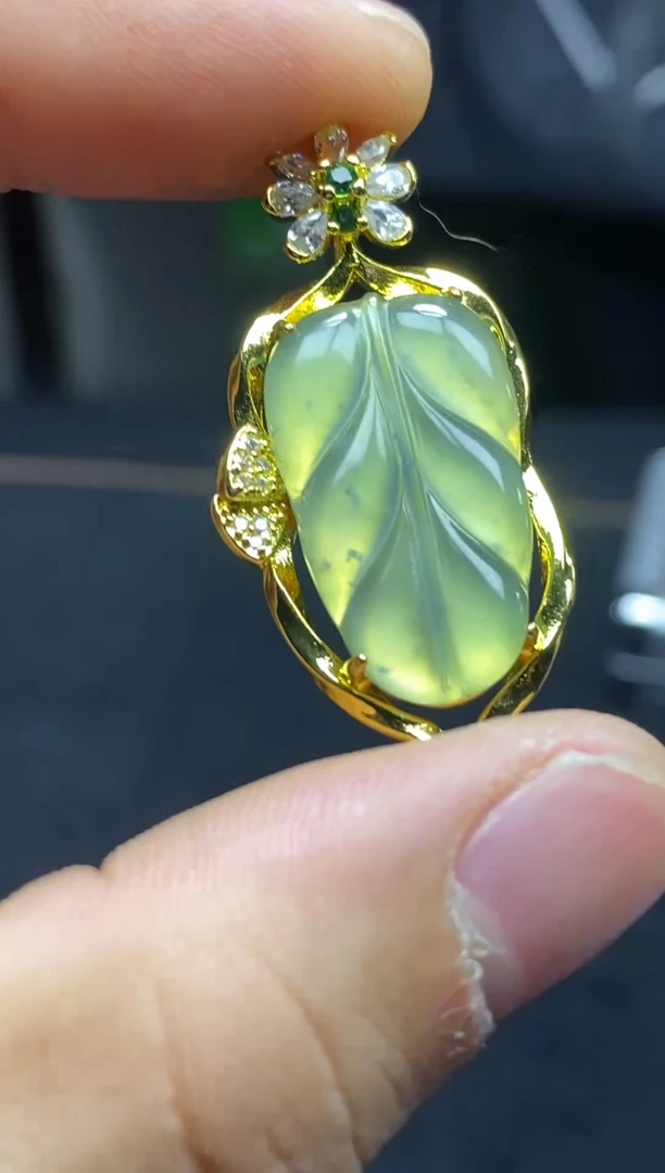 【闪购商品】翡翠颈饰未镶嵌天然翡翠A货50