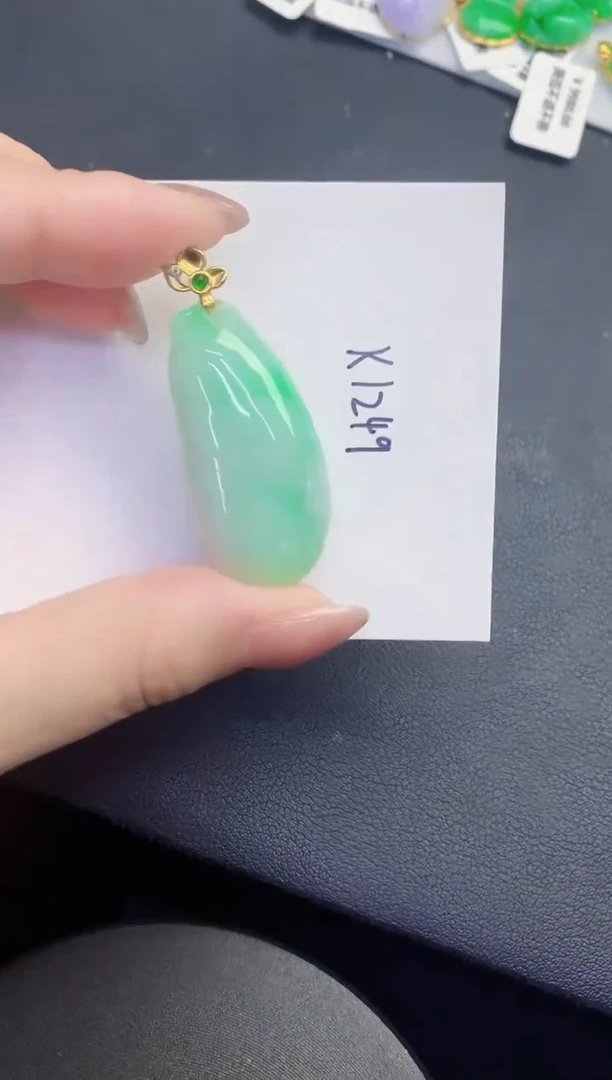 颈饰未镶嵌翡翠缅甸天然翡翠A货