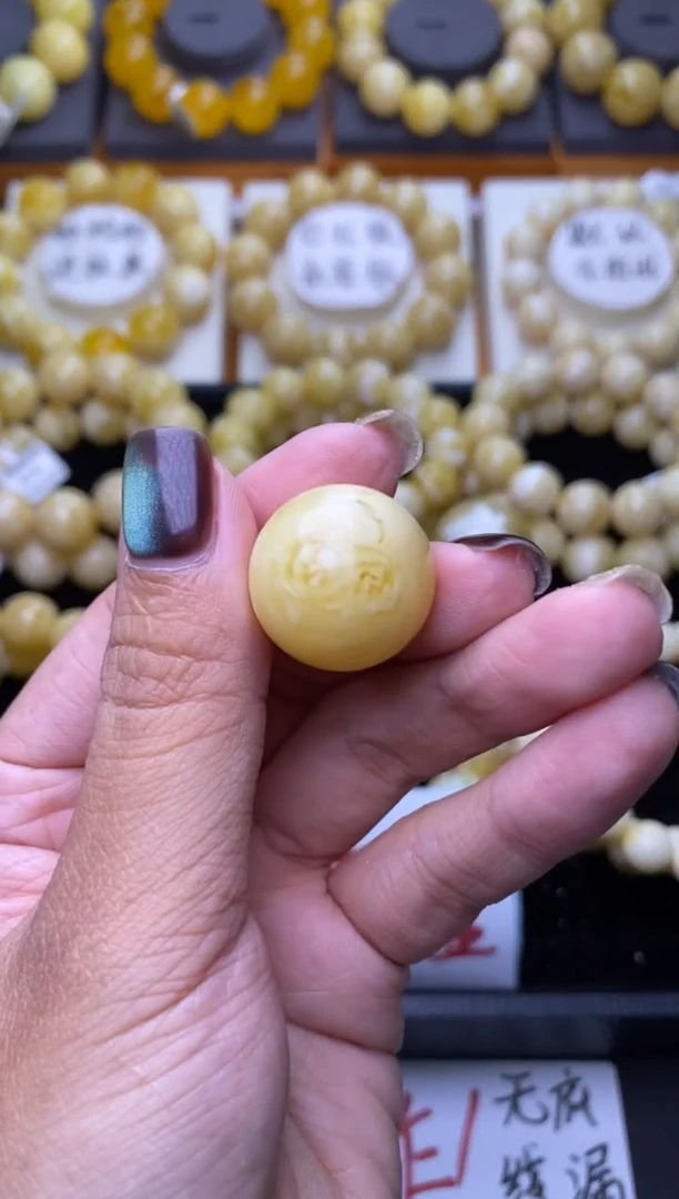 裸石琥珀未镶嵌大小姐珠宝136
