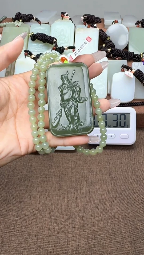 颈饰未镶嵌和田玉1