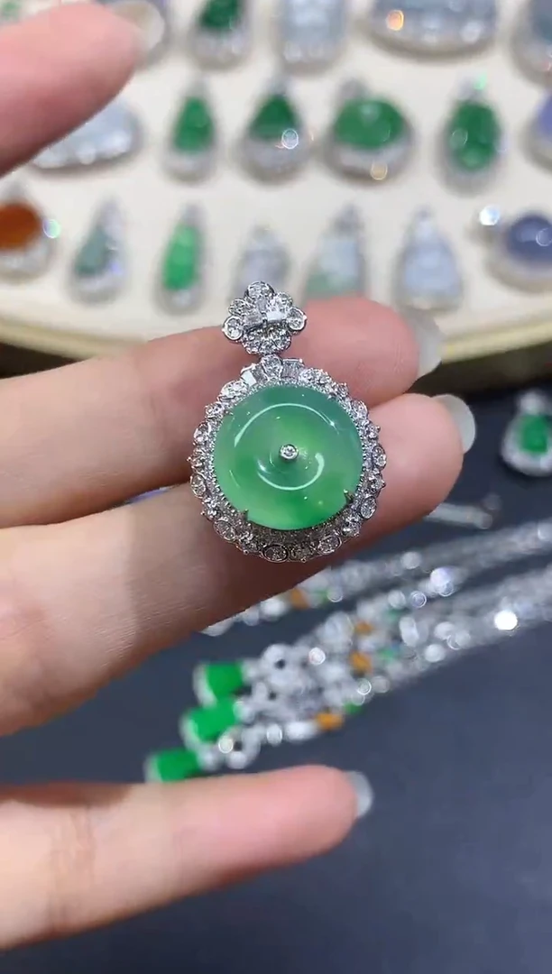 吊坠(不含链)18K金镶嵌翡翠吊坠(不含链)|13800