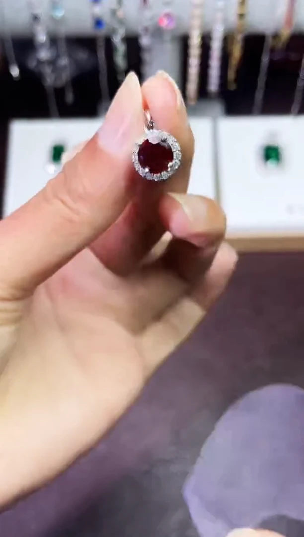 合金合成钻石红宝吊坠