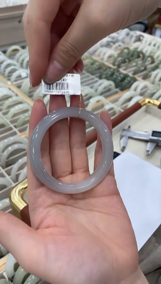 未镶嵌手镯和田玉51-52圈口 0126