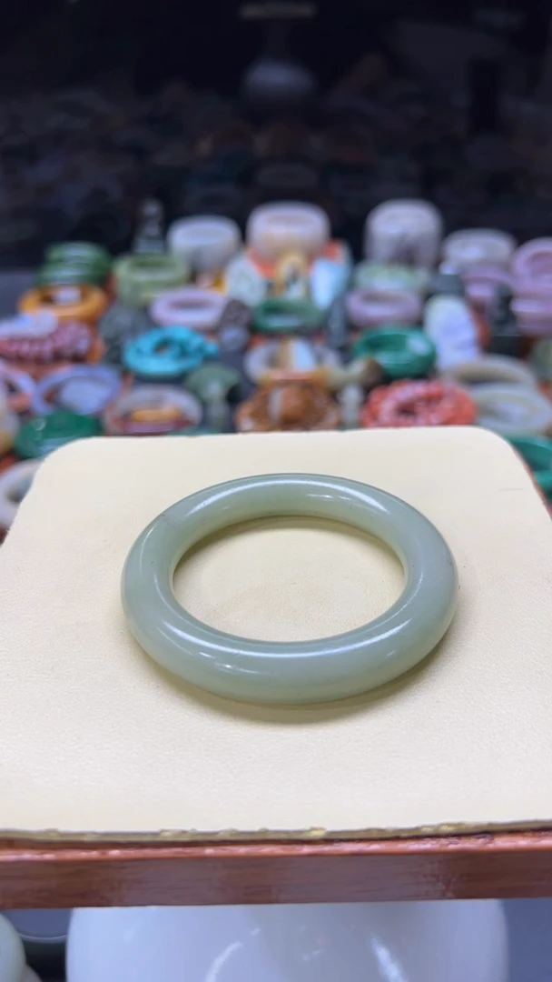 【闪购商品】石英质玉手镯未镶嵌023