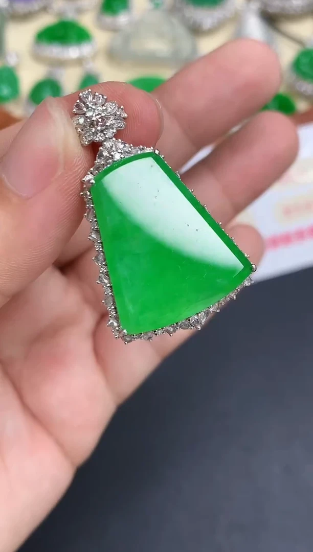 吊坠(不含链)18K金镶嵌翡翠751-中国好珍宝