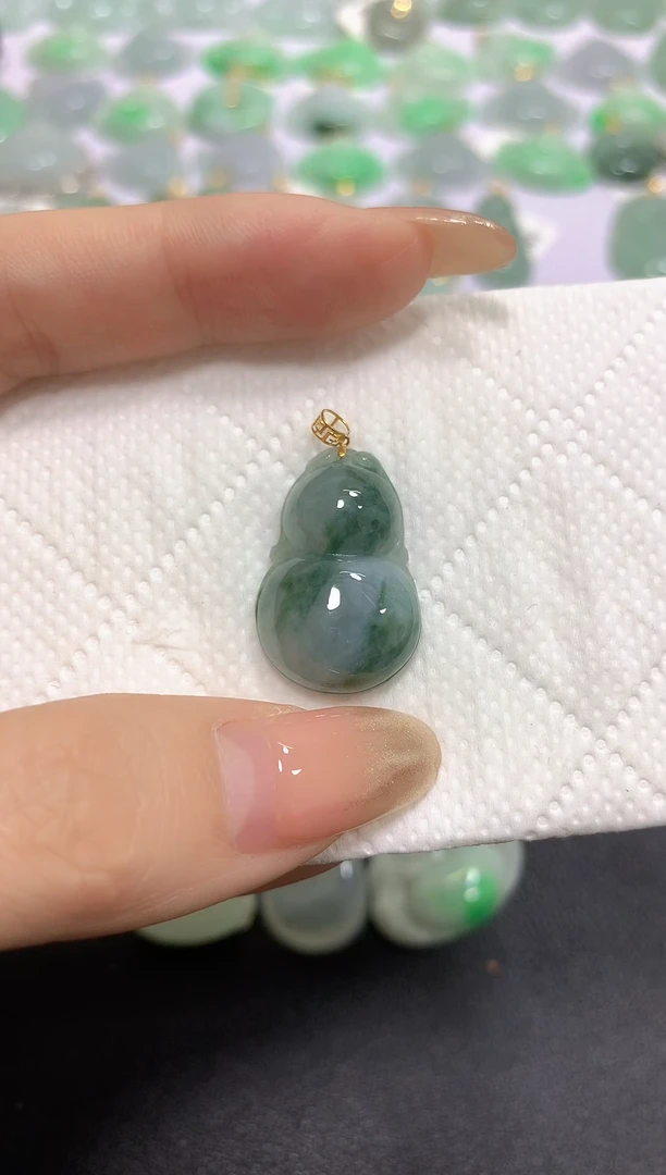 颈饰18K金镶嵌翡翠A货