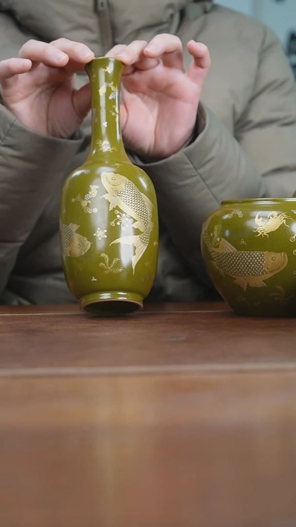 【闪购商品】杯景德镇鱼藻纹长颈瓶