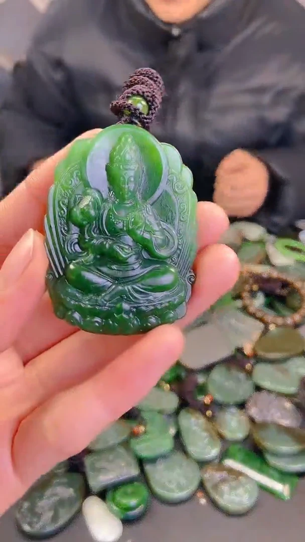 颈饰未镶嵌和田玉1