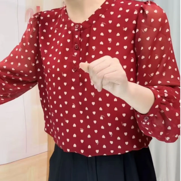 气质爱心印花圆领长袖上衣秋款女装洋气简约显瘦衬衫