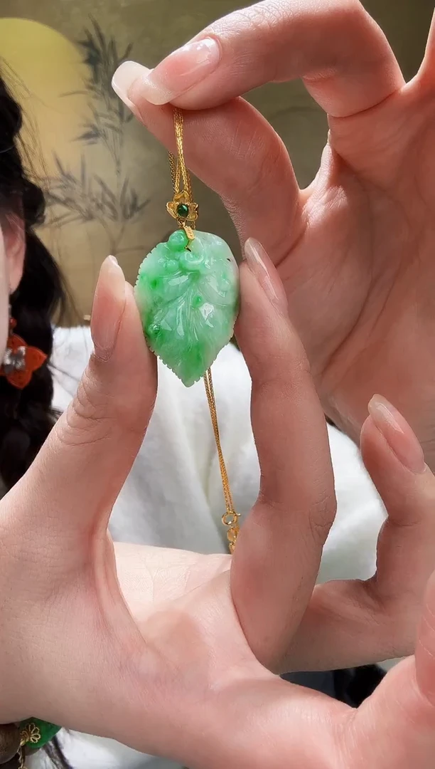 颈饰未镶嵌翡翠吊坠
