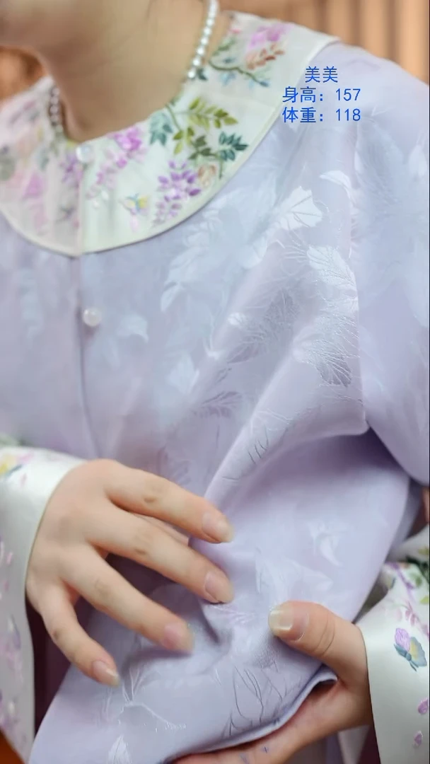 刺绣非遗服饰一物一件