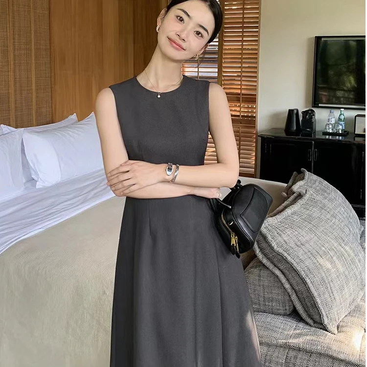 二哥二嫂【气质赫本裙】春夏时尚休闲百搭收腰显瘦无袖圆领连衣裙