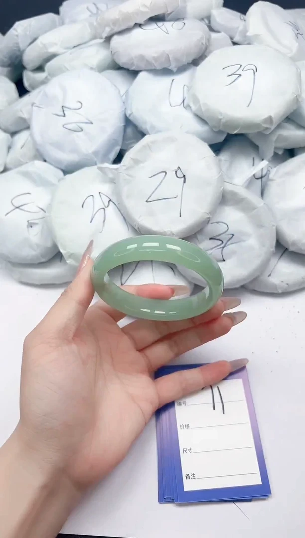 未镶嵌手镯石英质玉71/5859