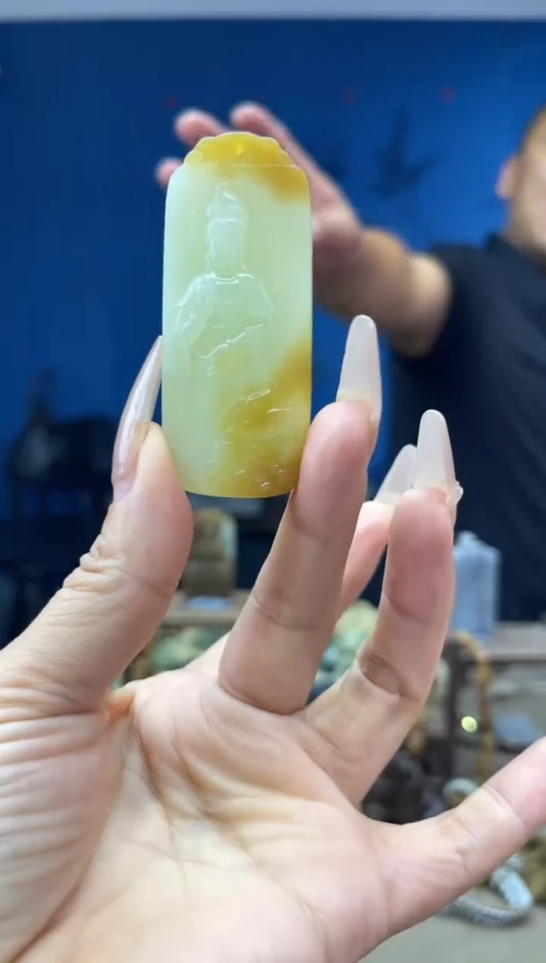 和田玉未镶嵌颈饰1