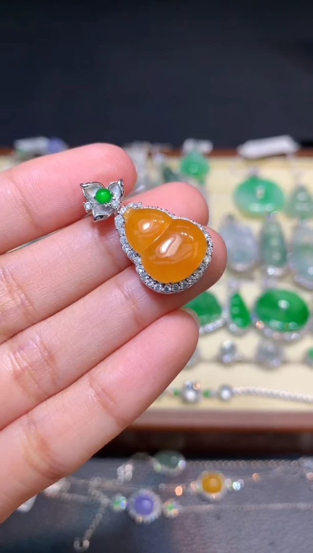 颈饰未镶嵌翡翠1