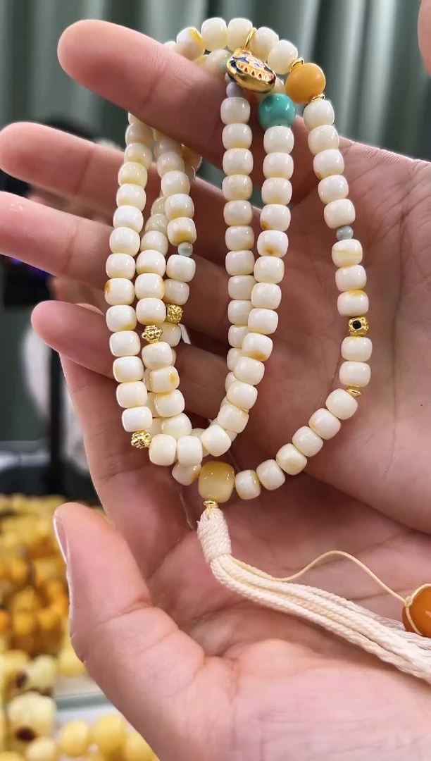 【闪购商品】蜜蜡手链未镶嵌蜜蜡项链多样性发其中一件