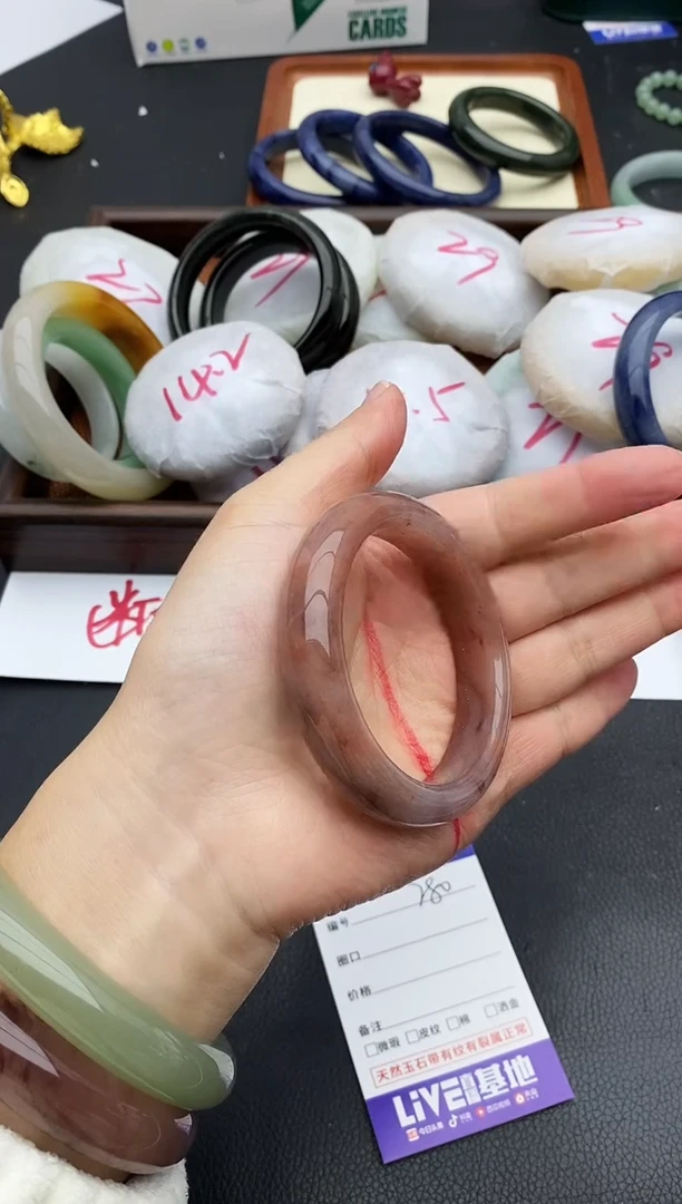 未镶嵌手镯石英质玉280+52.5