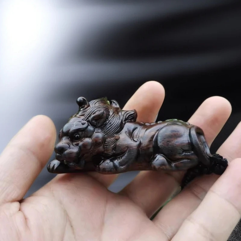 贡木沉天禄貔貅手把件实木雕刻茶宠办公桌面摆件手把件装饰文玩