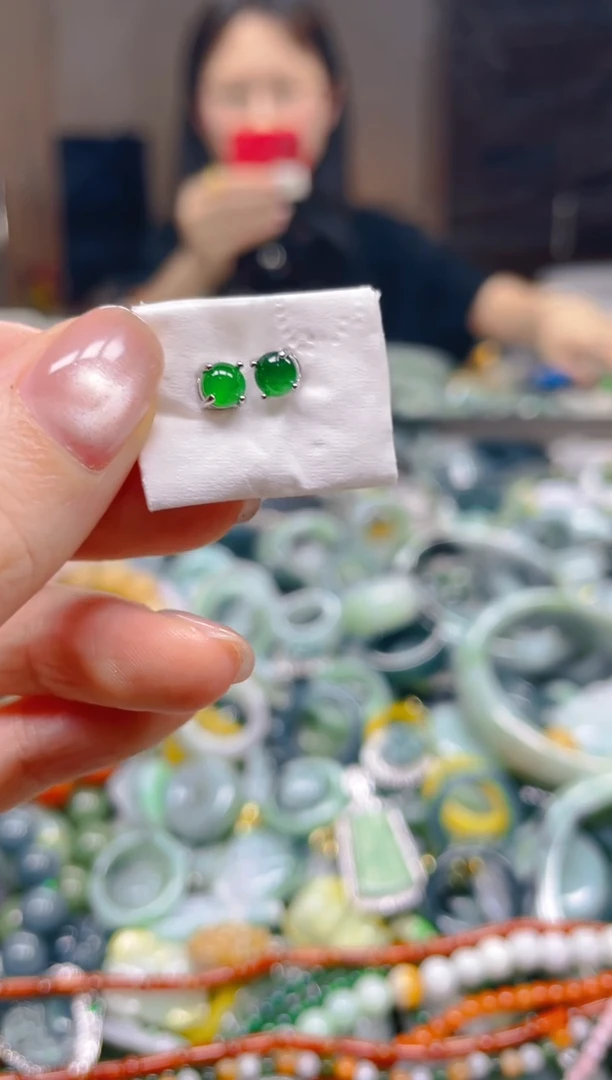 翡翠未镶嵌颈饰/F/翡翠A货一图一物