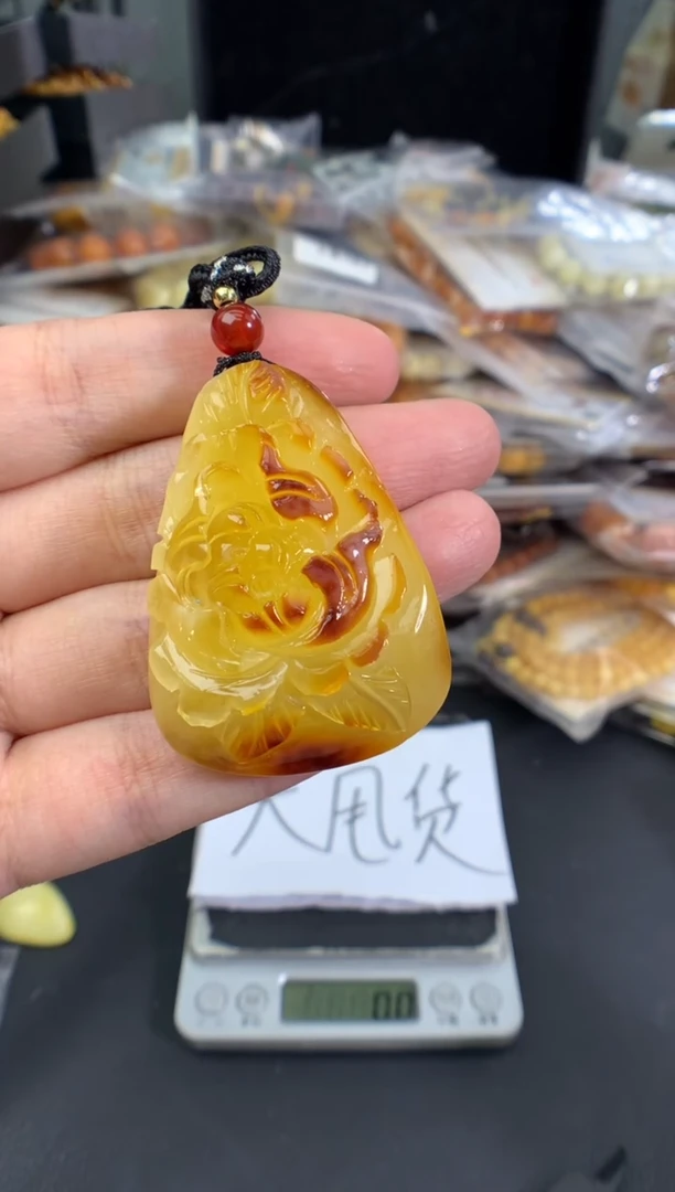 蜜蜡未镶嵌珠宝奇石125