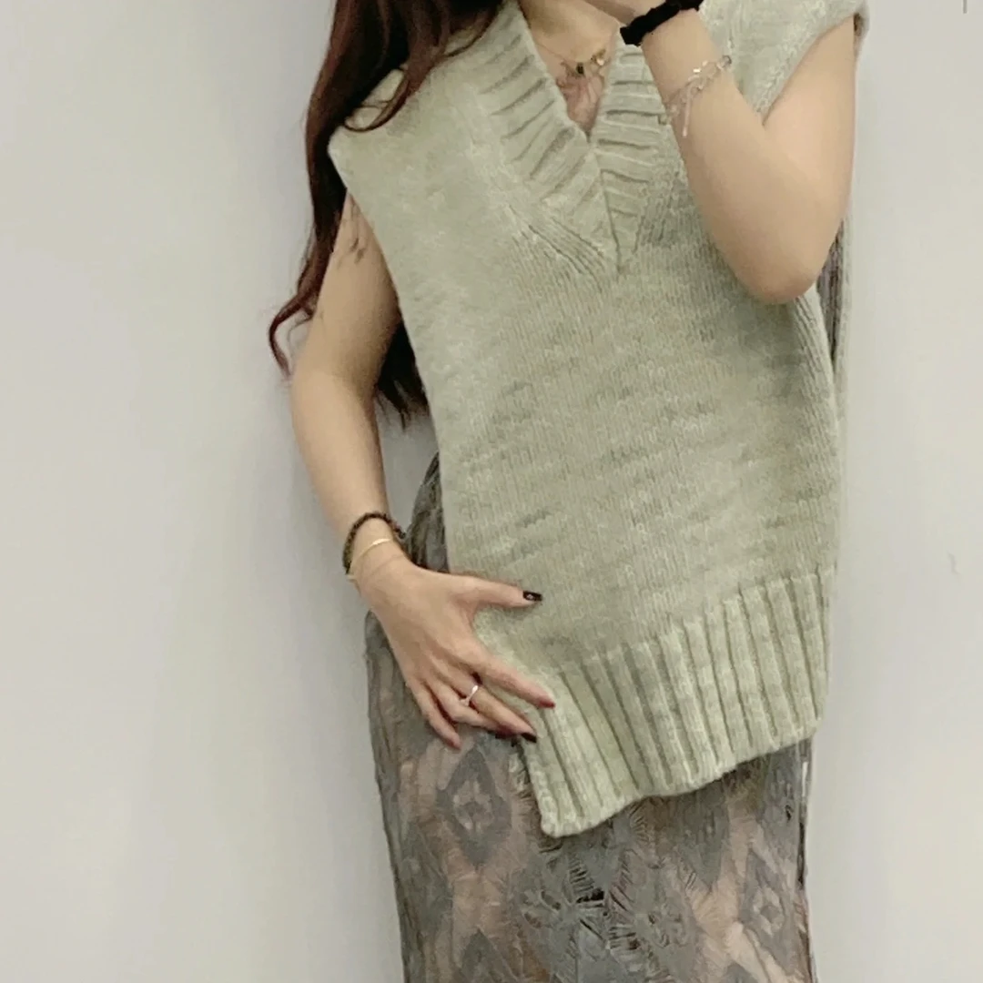 未使用 Maison Margiela/梅森马吉拉 V领开衩针织背心