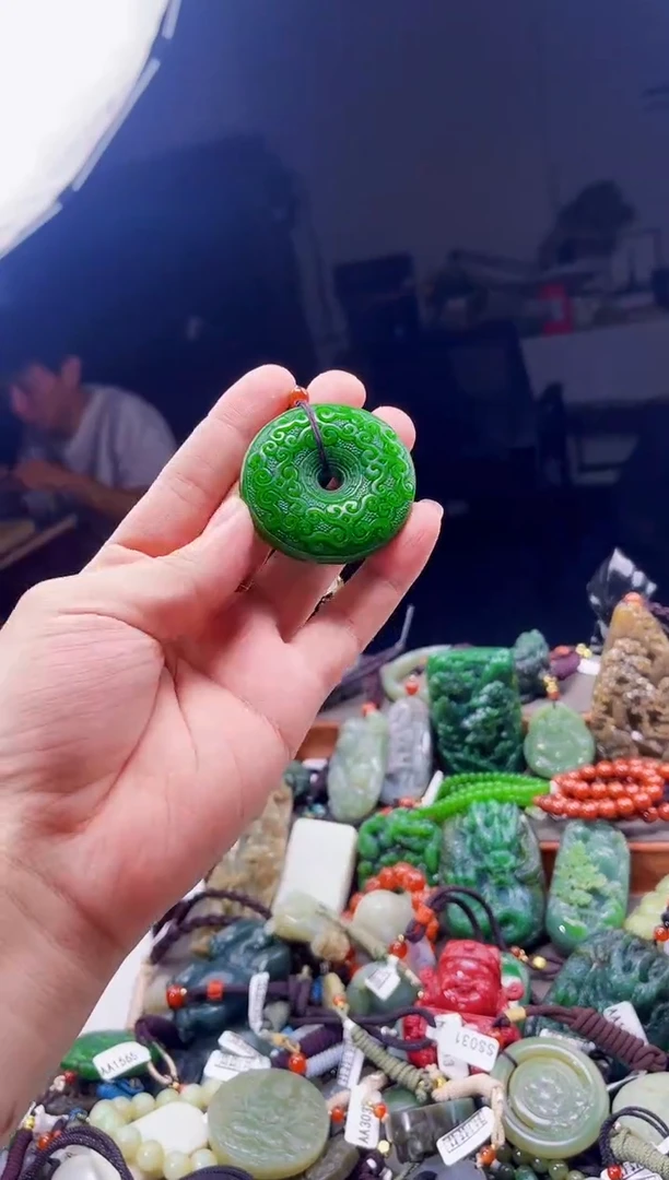 和田玉未镶嵌颈饰拍一发一