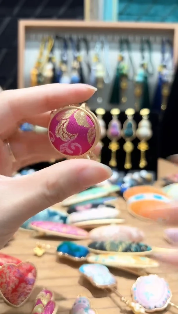 【闪购商品】【孤品车3.8】桃红色迷你抓夹一个