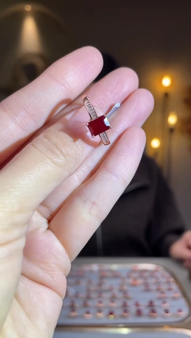 银S925镶嵌手饰红宝石手饰