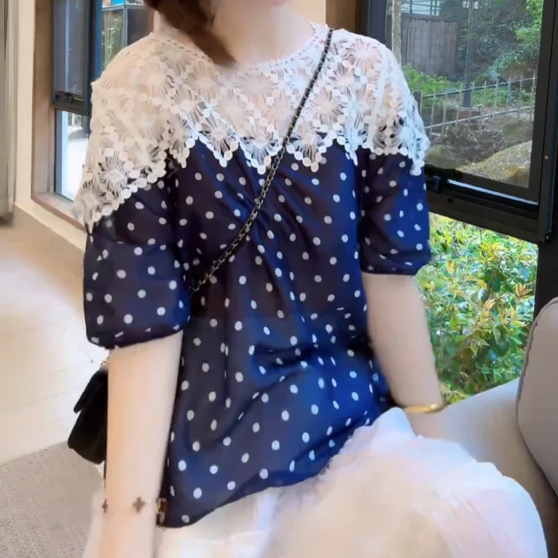 2025新款气质蕾丝拼接波点洋气减龄短袖衬衫LK2502866