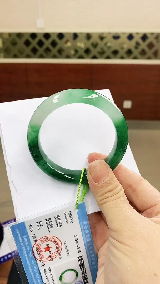 未镶嵌手镯石英质玉（非洲翠）1