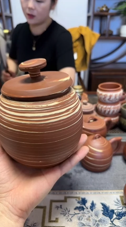 泥塑罐子，，，，，，，，，