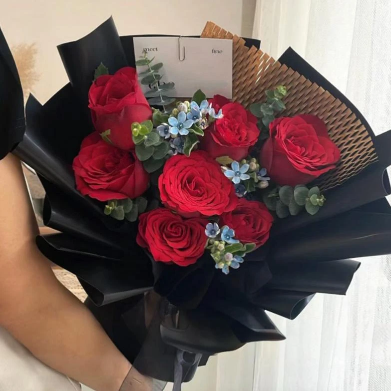 【挚爱此生】7朵卡罗拉红玫瑰搭配蓝星花小花束同城花店鲜花束预定送对象朋友闺蜜告白生日礼物同城配送小时达