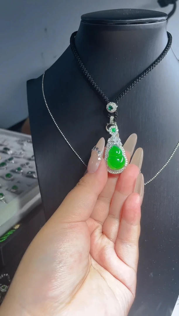 【闪购商品】翡翠颈饰未镶嵌天然A货翡翠