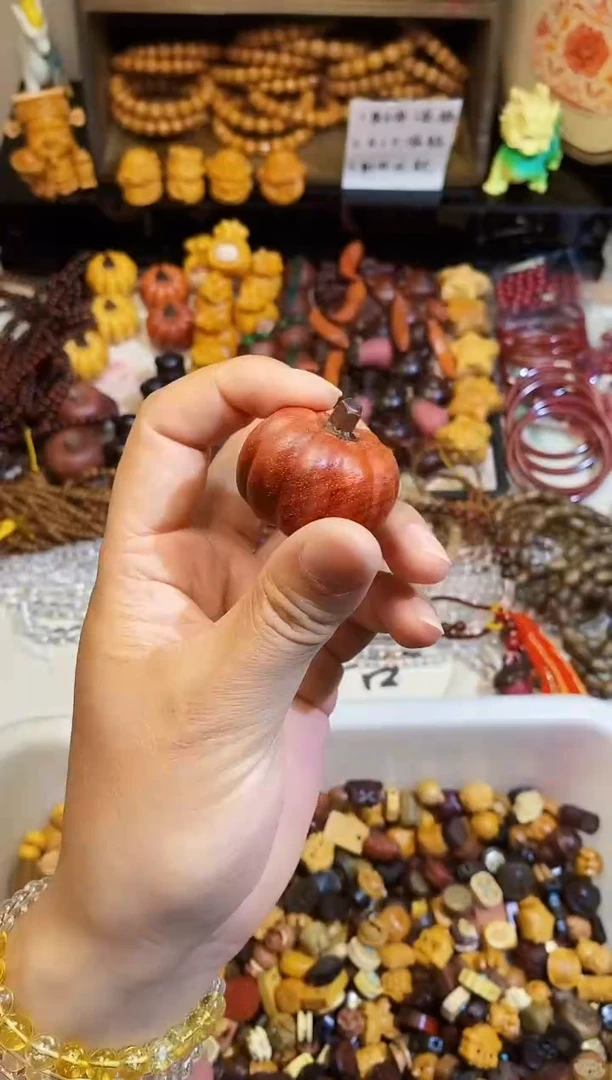 【闪购商品】非洲檀香把件大南瓜红色无孔