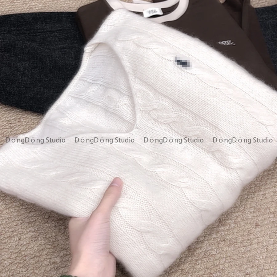 特！售完无补！小马刺绣蜜熊绒V领套头纯色麻花宽松长袖毛衣 930