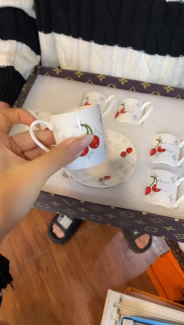 杯鸿辉家品牌瓷器，京东包邮！