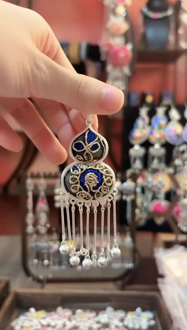 织绣云织谣民族风精美饰品   8